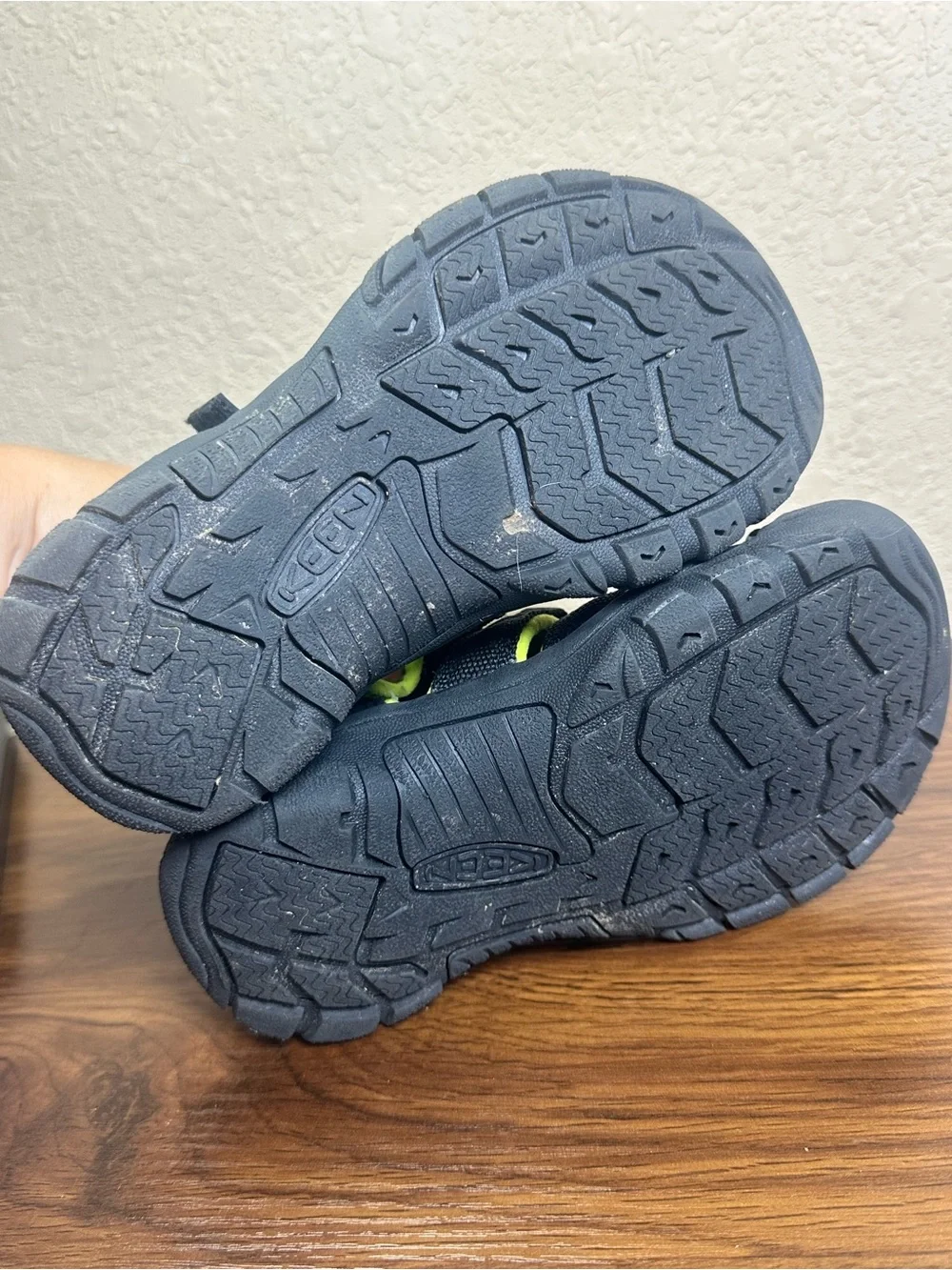 KEEN Newport H2 Kids Sandals Size 13 Black Lime Green Hiking Water Shoes 1009965